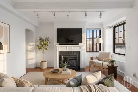 211 E 35th St #8E, New York, NY 10016