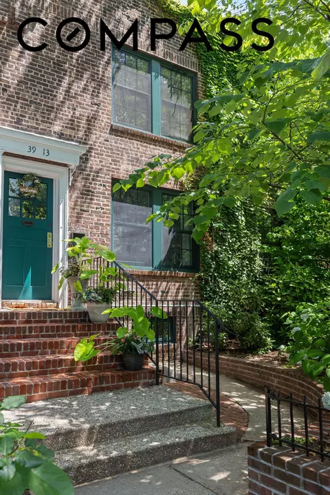 39-13 48th St, Sunnyside, NY 11104