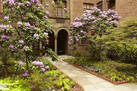 115 E 67th St #4A, New York, NY 10065