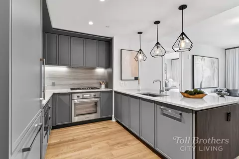218 W 103rd St #8G, New York, NY 10025
