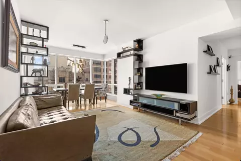 350 W 42nd St #19ED, New York, NY 10036
