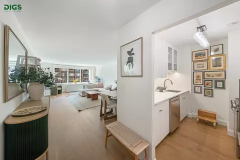 300 E 59th St #2503, New York, NY 10022