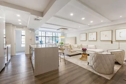 230 E 50th St #3A, New York, NY 10022