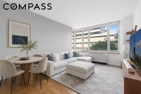 635 W 42nd St #4B, New York, NY 10036