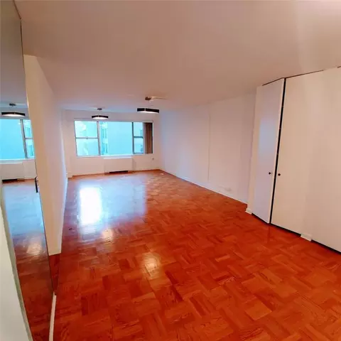 77 W 55th St #9J, New York, NY 10019