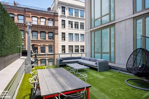 138 W 19th St #PH, New York, NY 10011