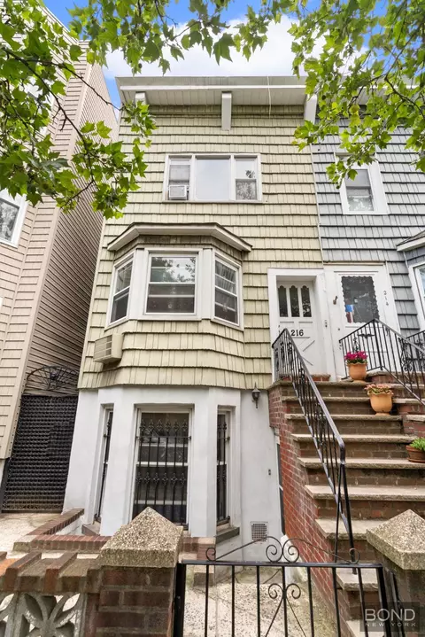 216 Monitor St, Brooklyn, NY 11222
