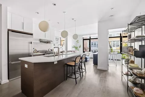 427 E 12th St #3A, New York, NY 10009