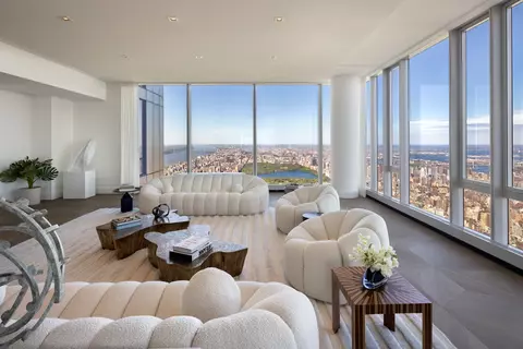 217 W 57th St #113, New York, NY 10019