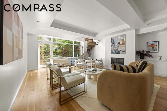 271 W 122nd St #A, New York, NY 10027