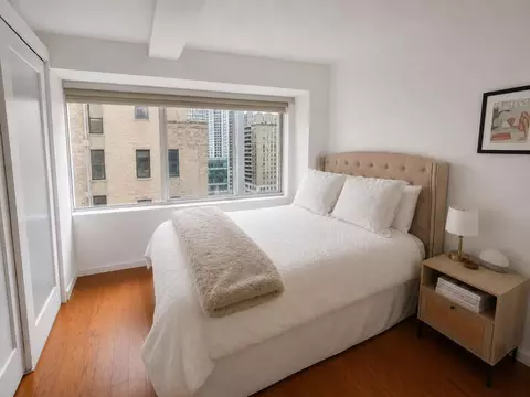 240 E 55th St #11G, New York, NY 10022