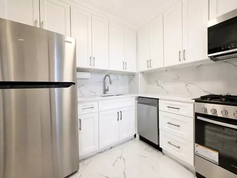 61-15 97th St #8-D, New York City, NY 11374