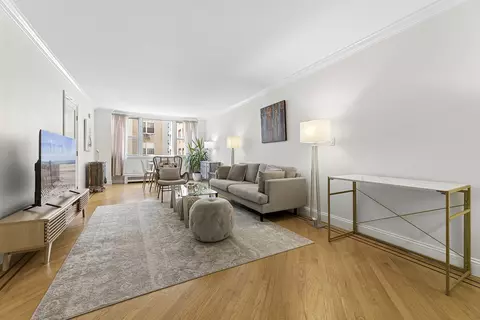 215 E 80th St #8M, New York, NY 10075