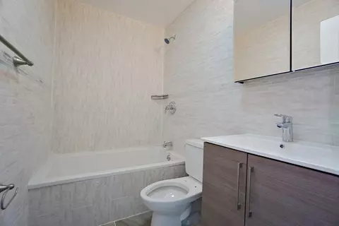 Bath - 626 Greene Ave, Brooklyn, NY 11221 photo 1 of 1