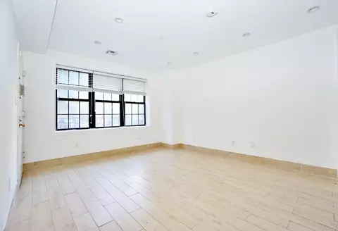 Living - 626 Greene Ave, Brooklyn, NY 11221 photo 2 of 3