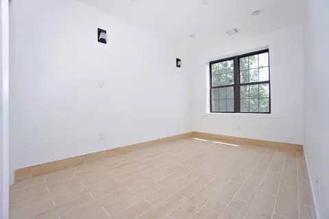 Bedroom - 626 Greene Ave, Brooklyn, NY 11221 photo 1 of 4