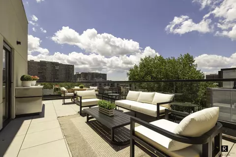 100 Scholes St #4-B, Brooklyn, NY 11206