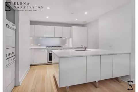 5 E 44th St #4A, New York, NY 10017