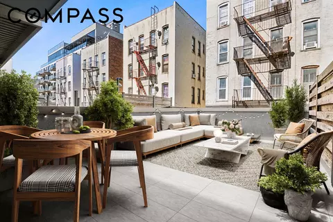 11-35 45th Ave #2H, New York City, NY 11101