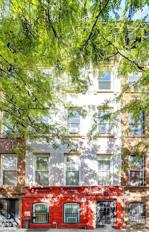 323 E 116th St, New York, NY 10029