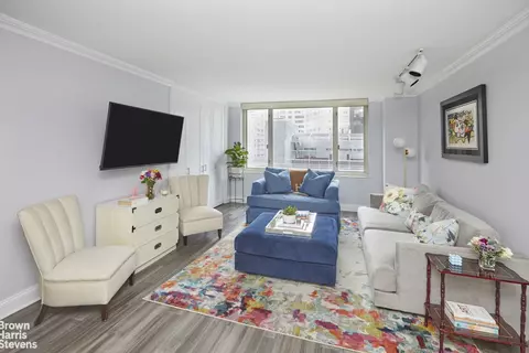 130 W 67th St #9M, New York, NY 10023