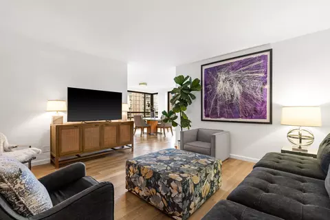 190 E 72nd St #19B, New York, NY 10021