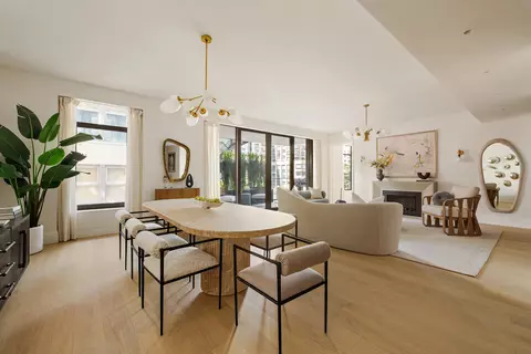142 W 21st St #8A, New York, NY 10011