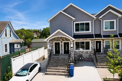 109 Gower St, Staten Island, NY 10314