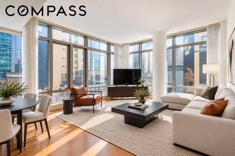 18 W 48th St #17C, New York, NY 10036