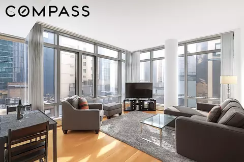 18 W 48th St #17C, New York, NY 10036