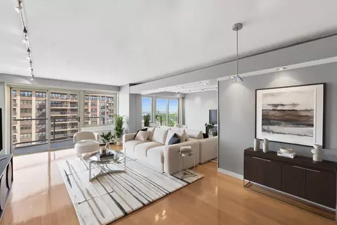 18-15 215th St #15L, New York City, NY 11360