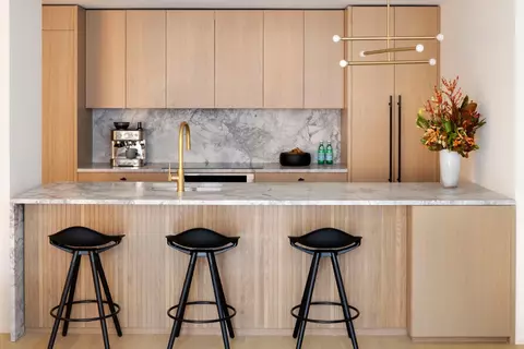 349 W 51st St #5E, New York, NY 10019
