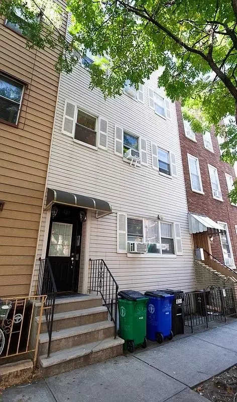 427 Humboldt St, Brooklyn, NY 11211