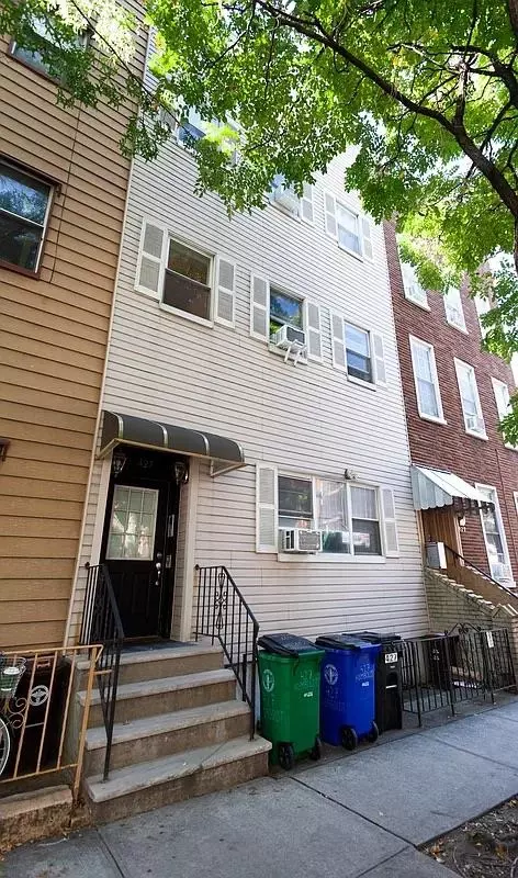 427 Humboldt St, Brooklyn, NY 11211