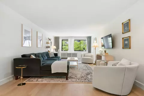 85 8th Ave #3F, New York, NY 10011