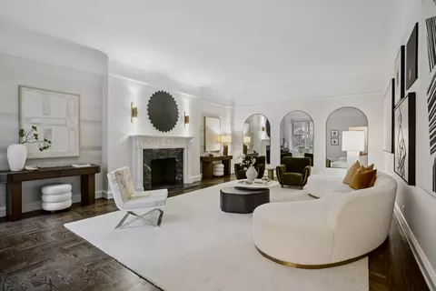 180 W 58th St #3C, New York, NY 10019