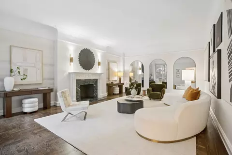 180 W 58th St #3C, New York, NY 10019