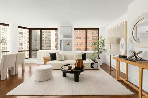 300 E 64th St #9A, New York City, NY 10021