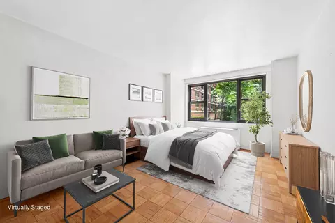 165 W 66th St #3M, New York, NY 10023