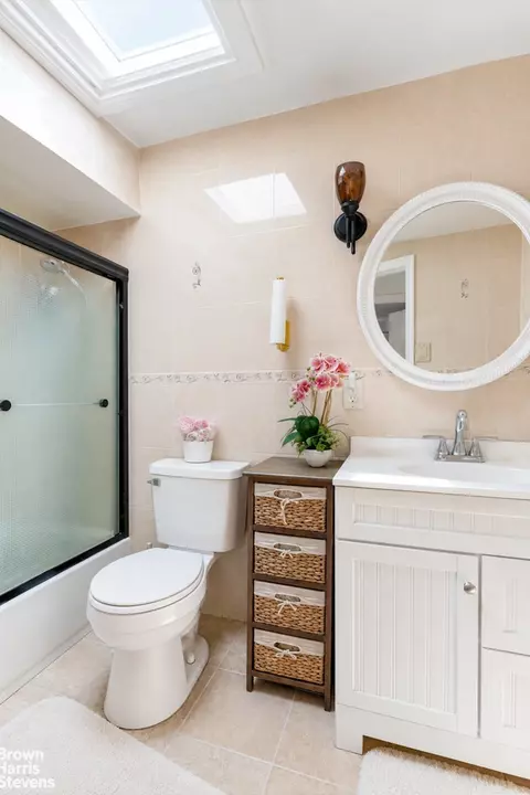 Bath - 1041 E 85th St, Brooklyn, NY 11236 photo 3 of 3