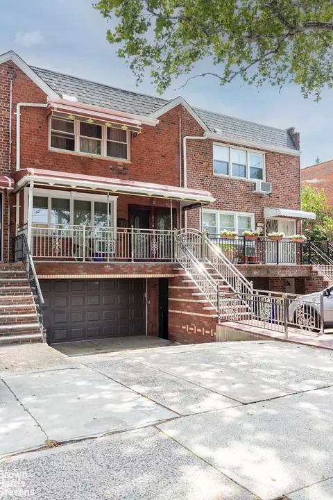Exterior - 1041 E 85th St, Brooklyn, NY 11236 photo 2 of 4