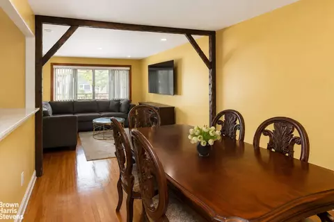 Dining - 1041 E 85th St, Brooklyn, NY 11236 photo 2 of 5