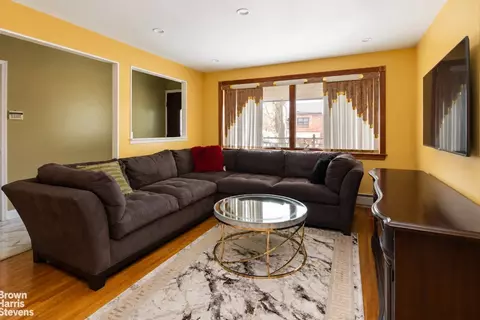 Living - 1041 E 85th St, Brooklyn, NY 11236 photo 1 of 3