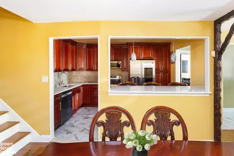 Dining - 1041 E 85th St, Brooklyn, NY 11236 photo 3 of 5