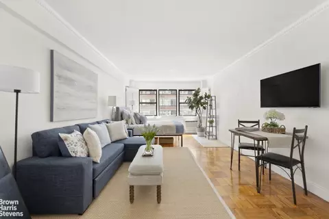 333 E 75th St #8D, New York, NY 10021