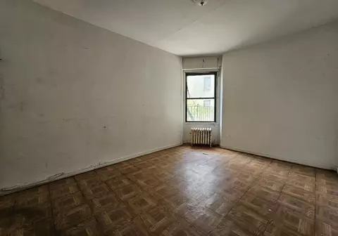 21-15 33rd St #2-C, Astoria, NY 11105