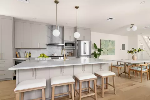 94 Hawthorne St, Brooklyn, NY 11225