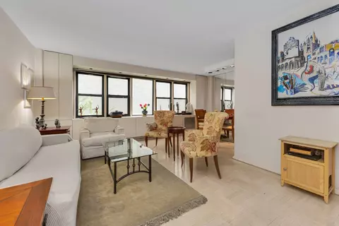 220 E 54th St #5E, New York, NY 10022