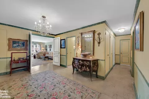 114 E 72nd St #9C, New York, NY 10021