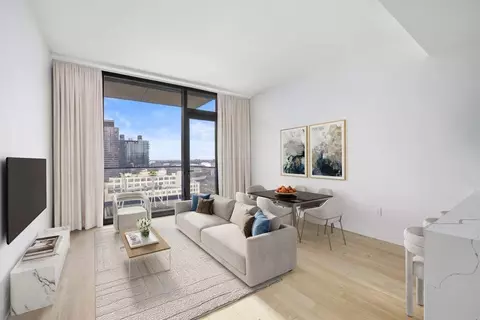 45-30 Pearson St #17C, New York City, NY 11101